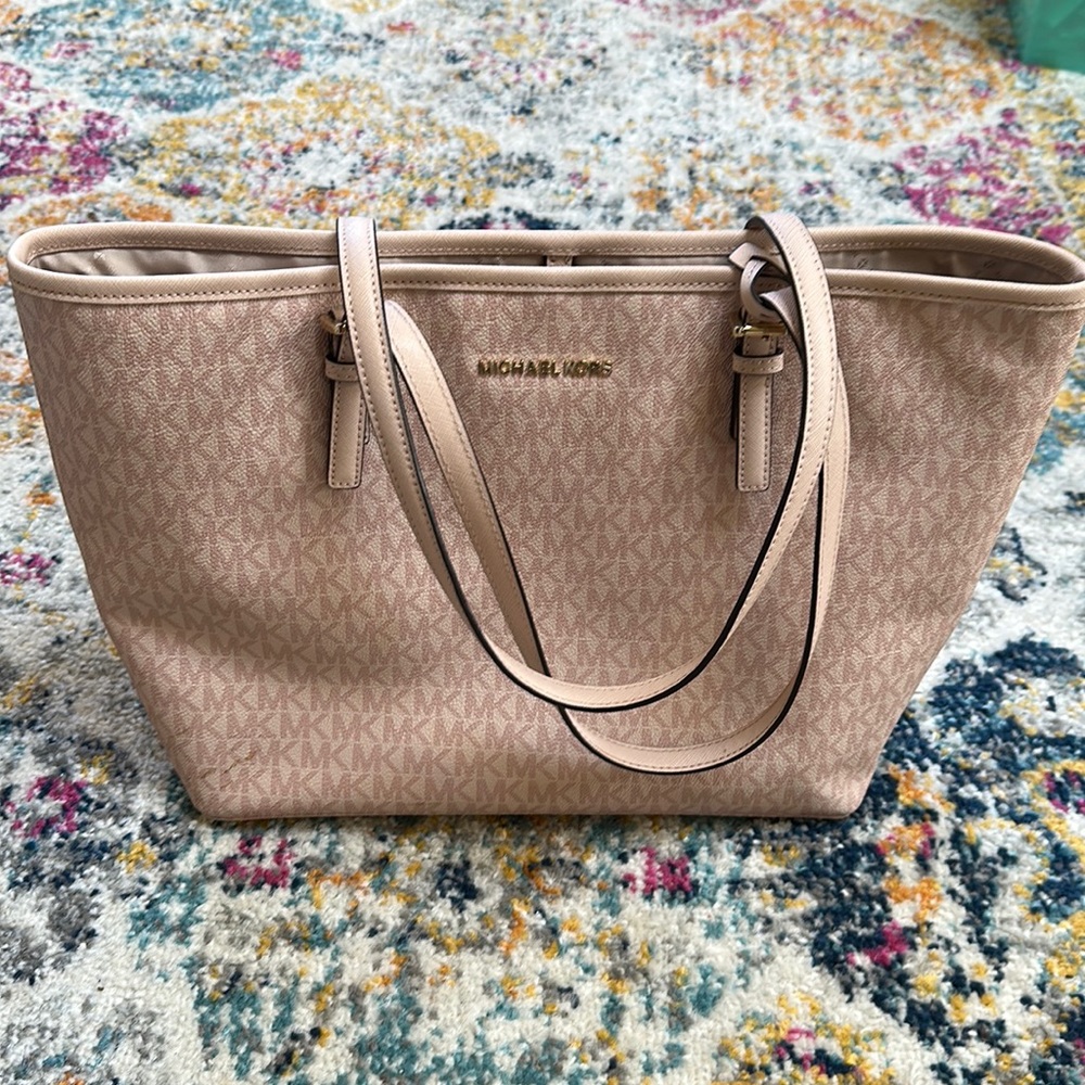 Lightly Used Michael Kors Bag